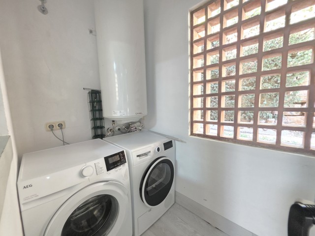 Appartement avec 3 Chambres  à Estepona
