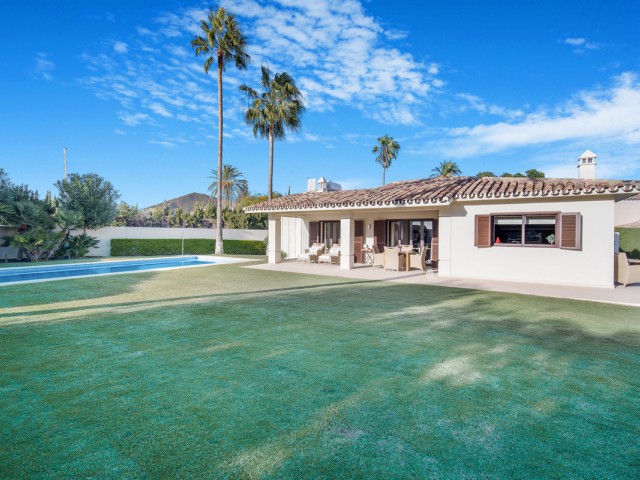3 Bedrooms Villa in Guadalmina Alta