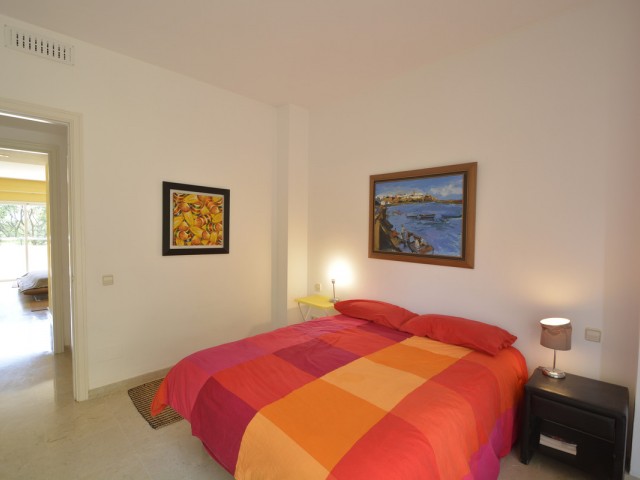 3 Bedrooms Apartment in Elviria