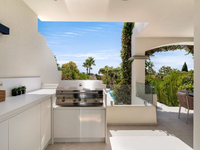 4 Bedrooms Townhouse in Nueva Andalucía