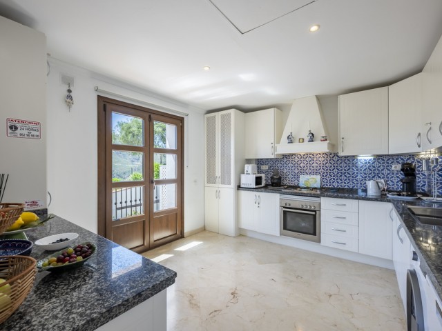 4 Bedrooms Townhouse in Benahavís