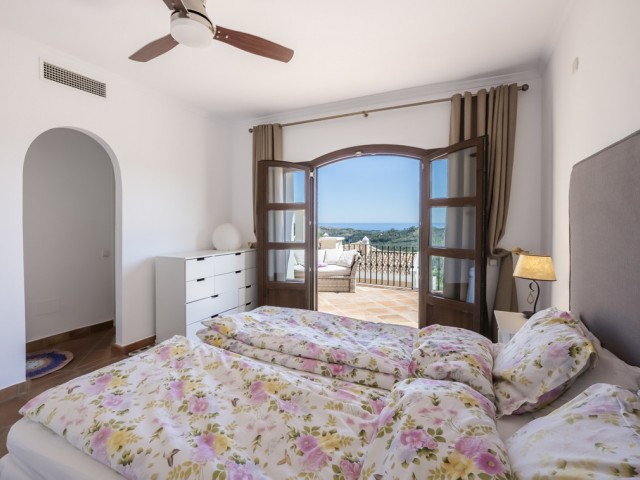 4 Bedrooms Townhouse in Benahavís