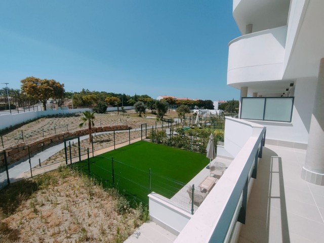 Apartamento con 3 Dormitorios  en New Golden Mile