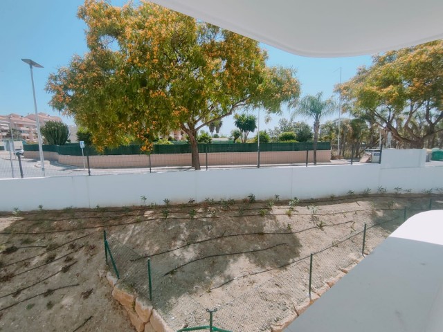 Apartamento con 3 Dormitorios  en New Golden Mile