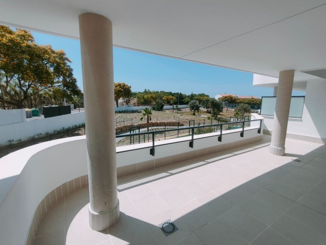 Apartamento con 3 Dormitorios  en New Golden Mile