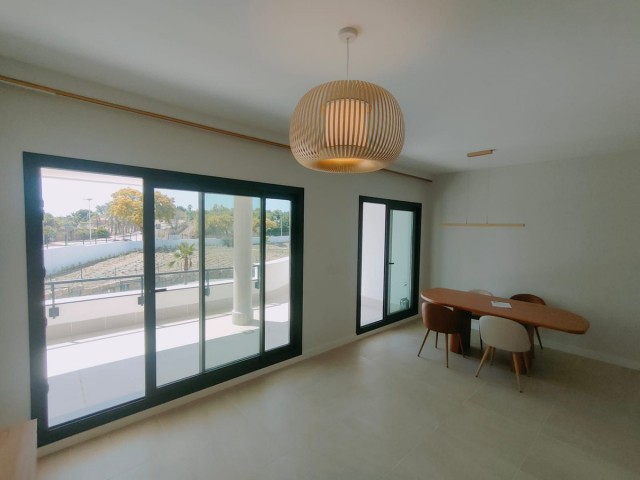 Apartamento con 3 Dormitorios  en New Golden Mile