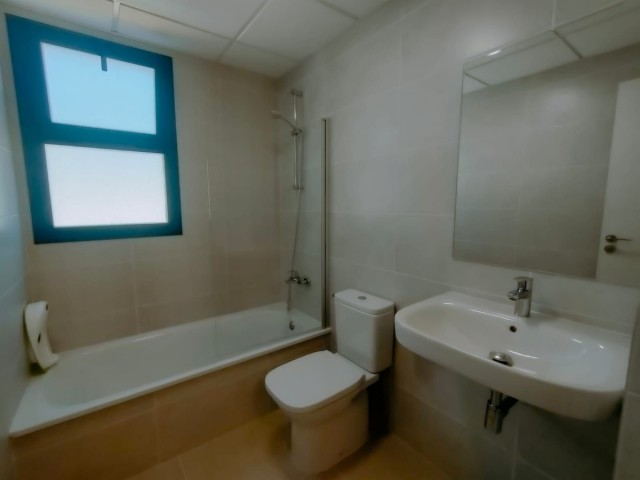 Apartamento con 3 Dormitorios  en New Golden Mile