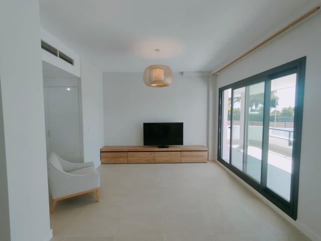 Apartamento con 3 Dormitorios  en New Golden Mile