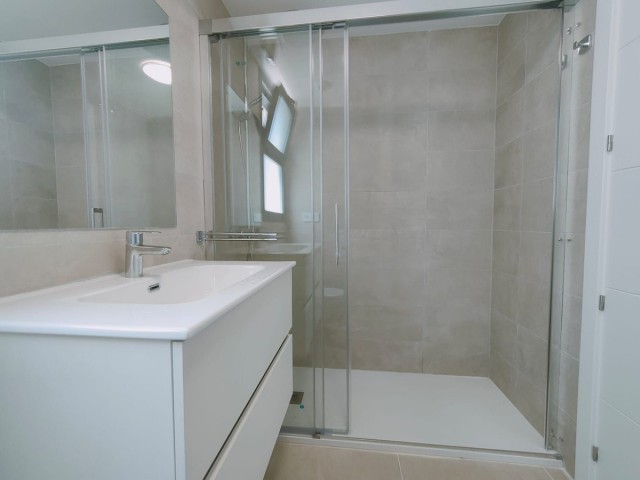 Apartamento con 3 Dormitorios  en New Golden Mile