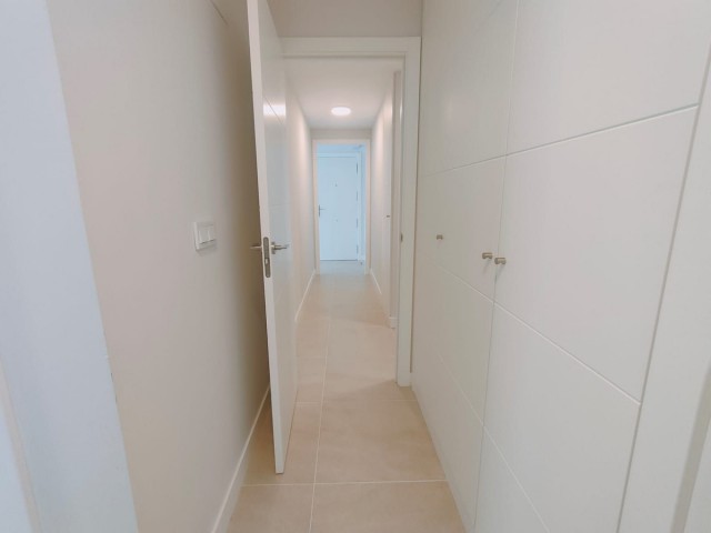 Apartamento con 3 Dormitorios  en New Golden Mile