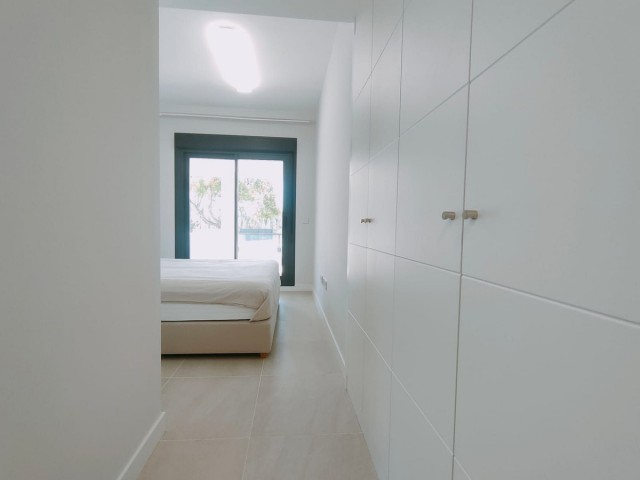 Apartamento con 3 Dormitorios  en New Golden Mile