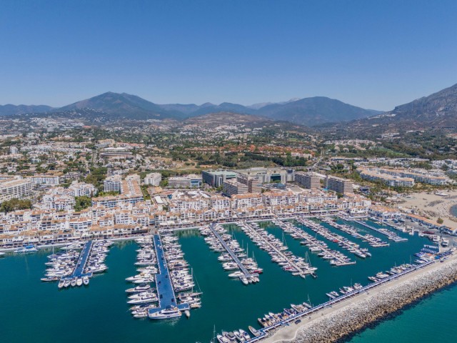 Appartement avec 3 Chambres  à Puerto Banús