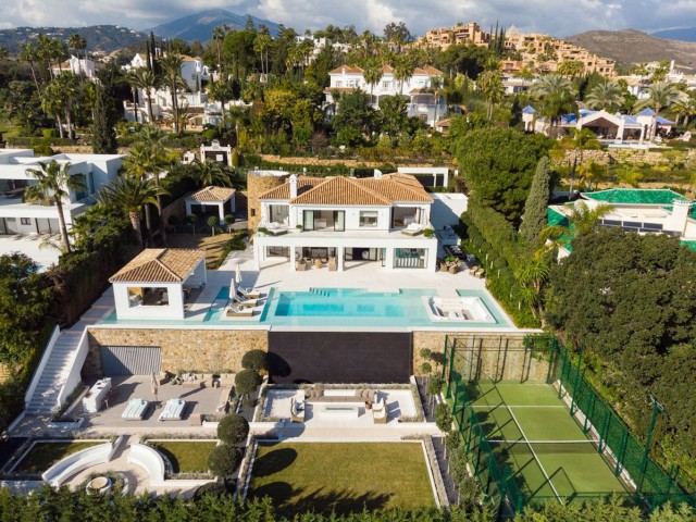 Villa con 5 Dormitorios  en Nueva Andalucía