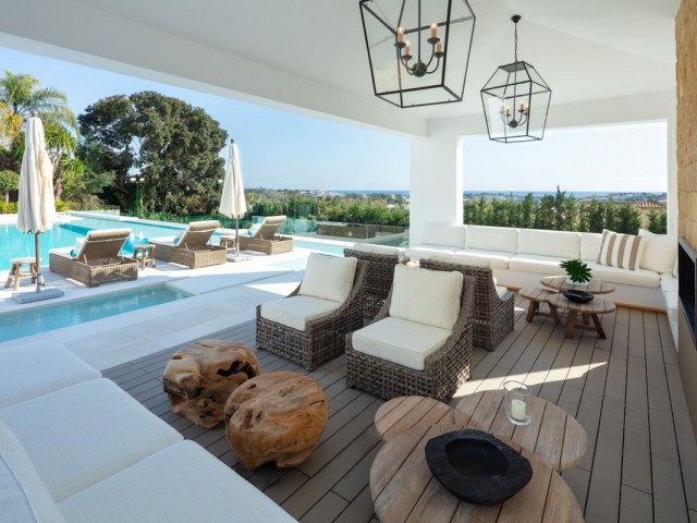 Villa con 5 Dormitorios  en Nueva Andalucía