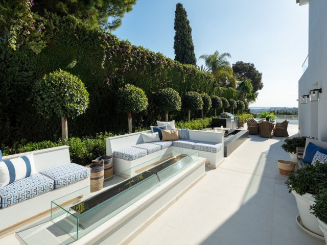 Villa con 5 Dormitorios  en Nueva Andalucía