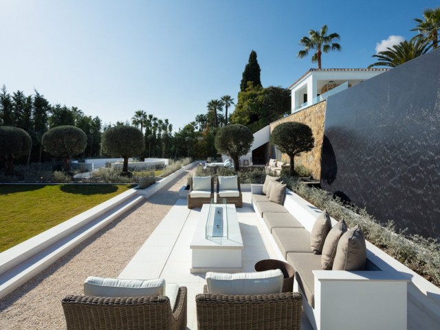 Villa con 5 Dormitorios  en Nueva Andalucía