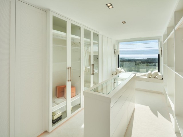 Villa con 5 Dormitorios  en Nueva Andalucía