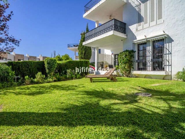 3 Bedrooms Apartment in Nueva Andalucía