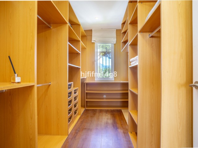 3 Bedrooms Villa in Nueva Andalucía