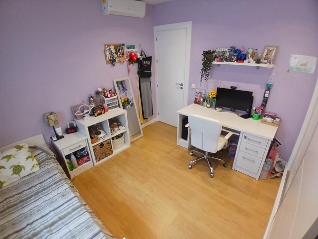 Villa con 4 Dormitorios  en Los Pacos