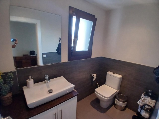 Villa con 4 Dormitorios  en Los Pacos