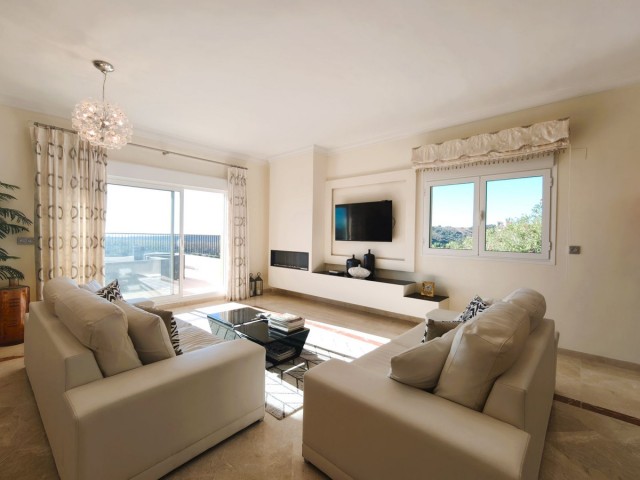 Apartamento con 2 Dormitorios  en San Roque Club