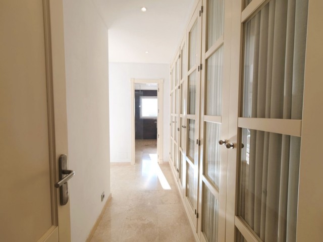 Apartamento con 2 Dormitorios  en San Roque Club