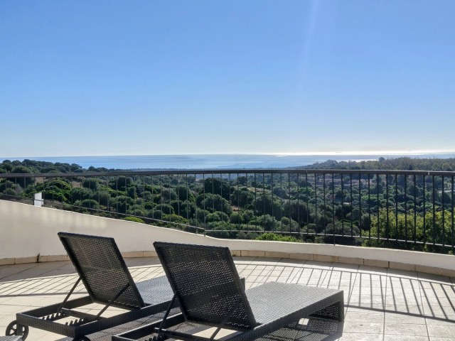 Apartamento con 2 Dormitorios  en San Roque Club