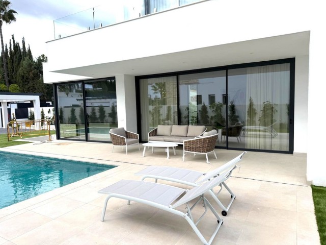 5 Makuuhuoneen Huvila Atalaya