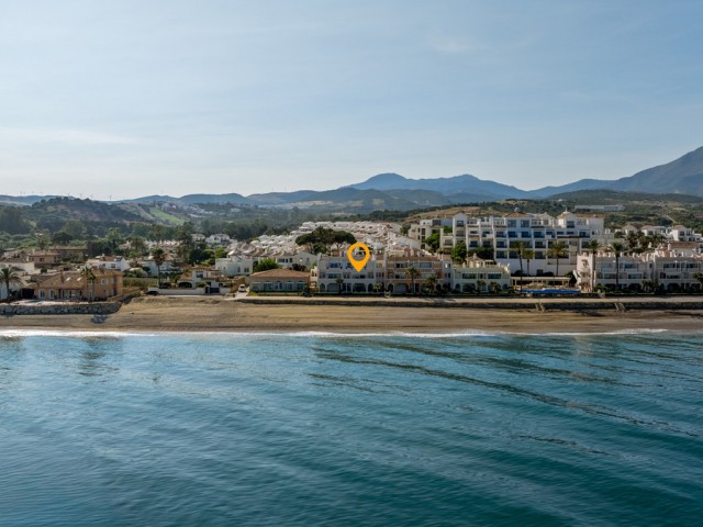 Apartamento con 3 Dormitorios  en Estepona