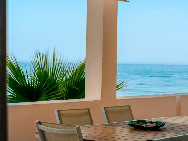 Apartamento con 3 Dormitorios  en Estepona