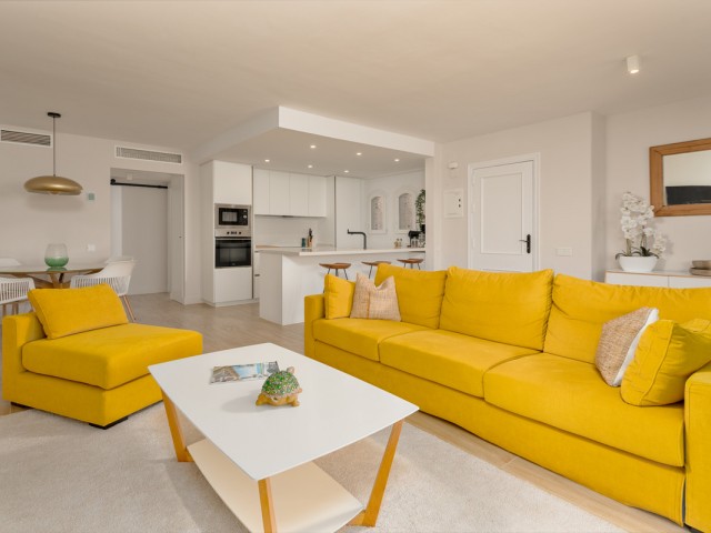Apartamento con 3 Dormitorios  en Estepona