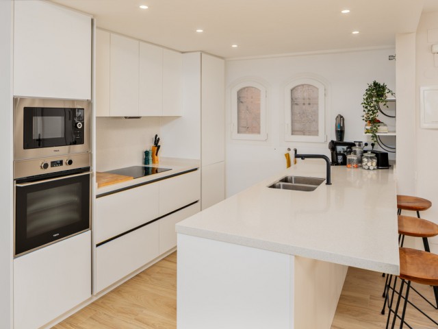Apartamento con 3 Dormitorios  en Estepona