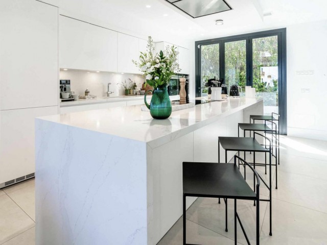 4 Schlafzimmer Villa in Nueva Andalucía