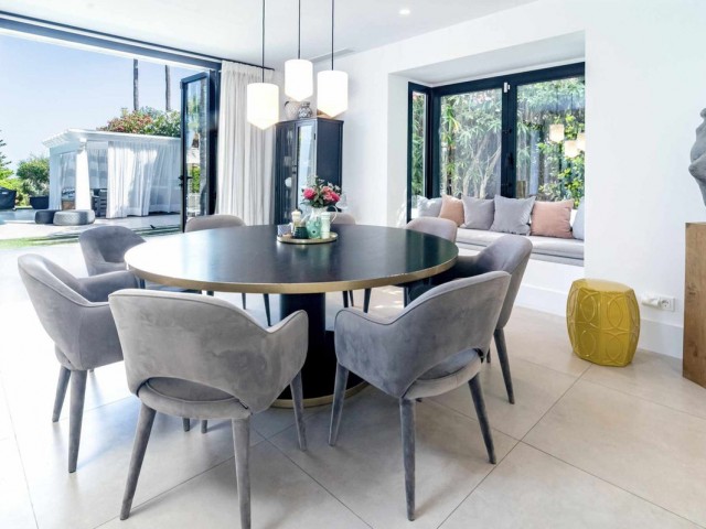 4 Schlafzimmer Villa in Nueva Andalucía