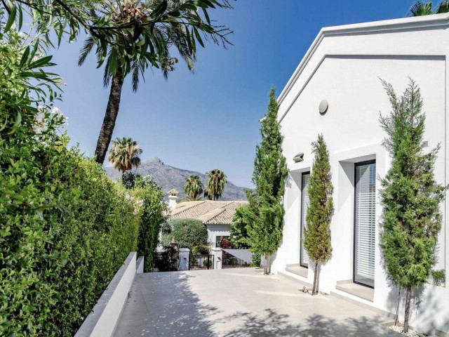 4 Schlafzimmer Villa in Nueva Andalucía