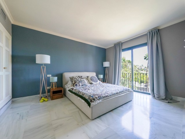 Apartamento con 2 Dormitorios  en Monte Halcones