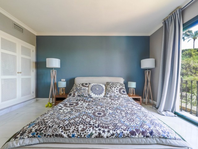 Apartamento con 2 Dormitorios  en Monte Halcones
