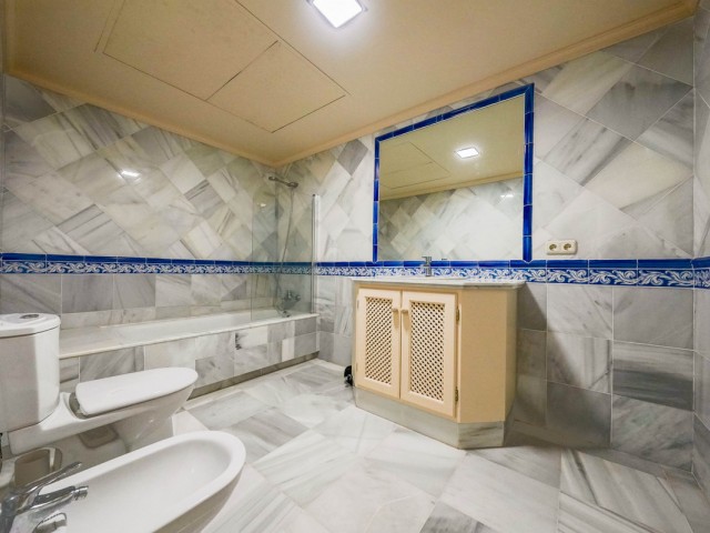Apartamento con 2 Dormitorios  en Monte Halcones