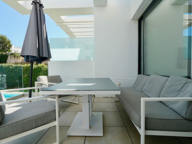 Apartamento con 2 Dormitorios  en La Cala de Mijas