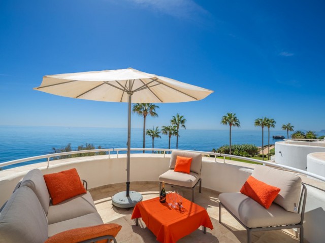 2 Bedrooms Apartment in Estepona