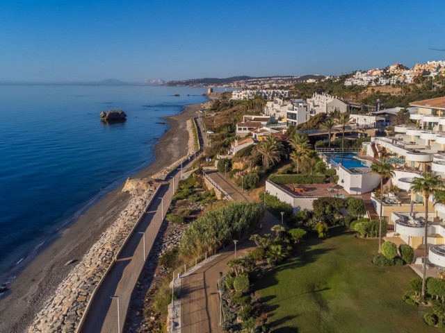 2 Bedrooms Apartment in Estepona