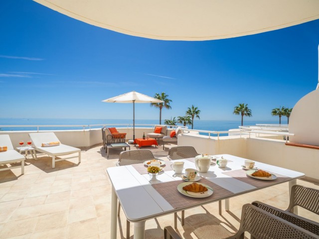 2 Bedrooms Apartment in Estepona