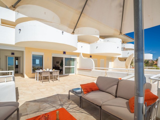 2 Bedrooms Apartment in Estepona