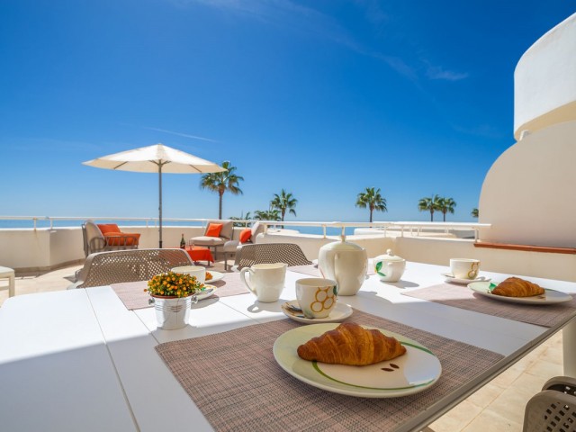 2 Bedrooms Apartment in Estepona