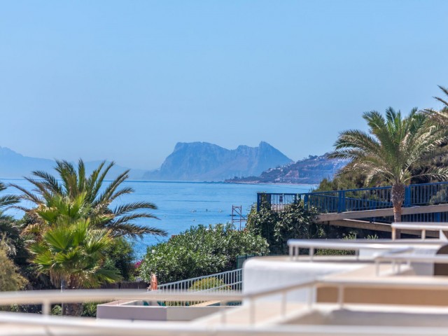 2 Bedrooms Apartment in Estepona