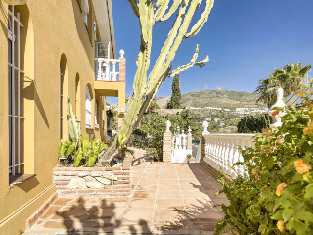 5 Bedrooms Villa in Torremuelle