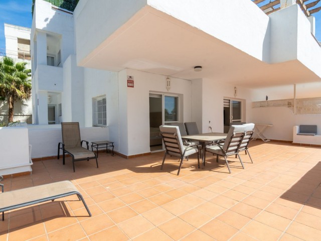 Appartement avec 3 Chambres  à Estepona