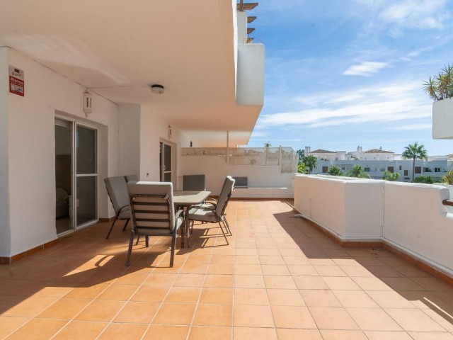 Appartement avec 3 Chambres  à Estepona