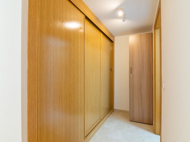 Appartement avec 3 Chambres  à Estepona